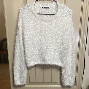 Zara White Fuzzy Cropped Sweater